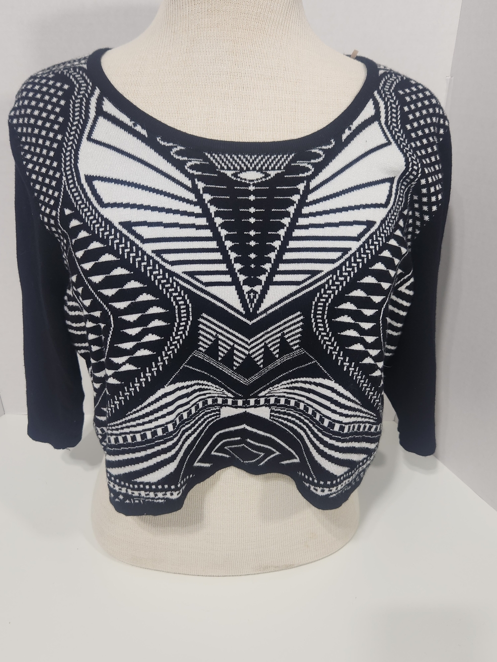 Black & White Geometric Knit Women's Top